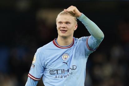 Erling Haaland of Manchester City celebrates at the final whistle during the English Premier League soccer match between Manchester City and Tottenham Hotspur in Manchester, Britain, 19 January 2023. (Reino Unido) EFE/EPA/Andrew Yates EDITORIAL USE ONLY. No use with unauthorized audio, video, data, fixture lists, club/league logos or "live" services. Online in-match use limited to 120 images, no video emulation. No use in betting, games or single club/league/player publications