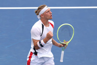 Alejandro Davidovich celebró tras vencer a Garín por 6-3 y 6-4.