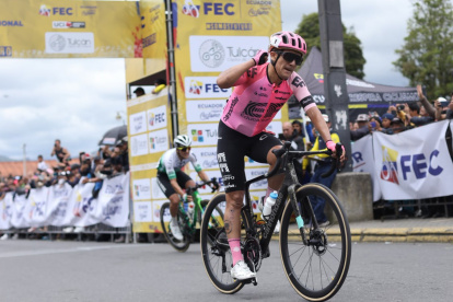 Richard Carapaz vestirá por primera vez en Europa el rosa del equipo norteamericano EF Education-EasyPost, del que es su gran refuerzo para 2023.