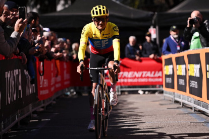 Carapaz lució el maillot tricolor.