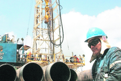 En el 2000, la petrolera Perenco obtuvo licencia para explotar en el país.