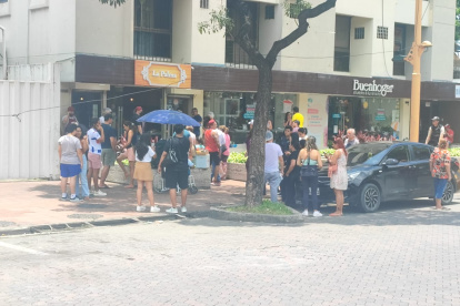 Ciudadanos salieron asustados de sus negocios.