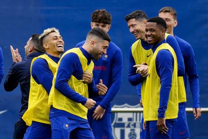 Lejos del escándalo Negreira, los jugadores del Barça van enfocados.