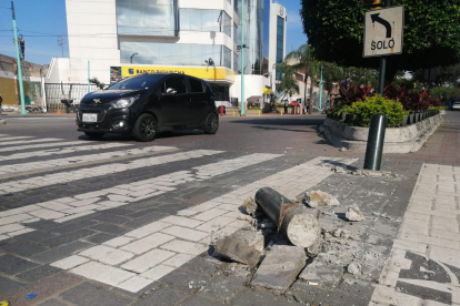 Hecho. La ciudadanía espera un arreglo en el punto.