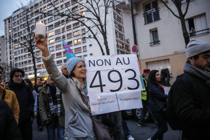 Manifestaciones. La noche del sábado, una marcha irrumpió en pleno centro de la capital francesa, sin reportar consecuencias reseñables.