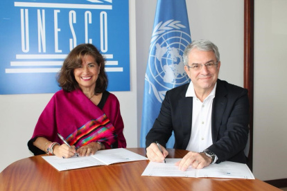 Ejecutivos.- Gabriela Ramos, subdirectora general de Ciencias Sociales y Humanas de la Unesco y Laurent Freixe, CEO de Nestlé para América Latina.