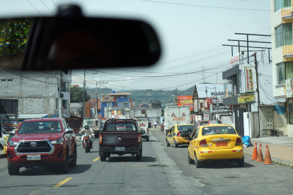 Taxistas. Los conductores se intercomunican y actúan en grupo ante una emergencia ciudadana