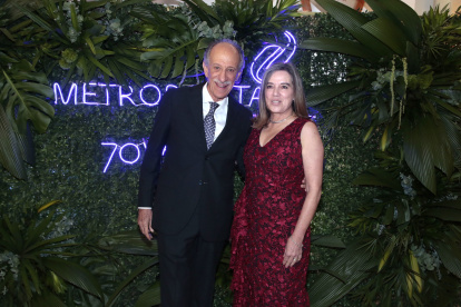 Roque Sevilla y Paulina Burbano de Lara.