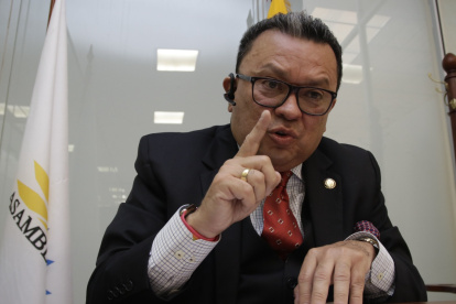 El asambleísta enfrenta una acusación en el CAL por supuestamente poner en peligro la seguridad de su colega en la Asamblea, Javier Santos.