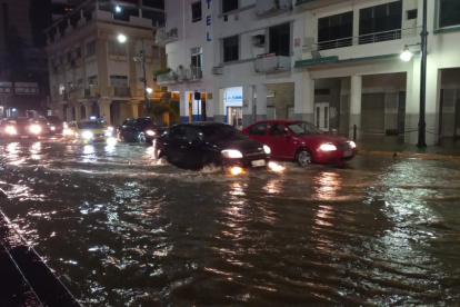 Así lucen varias calles del malecón simón Bolívar desde la 9 de octubre hasta la calle Loja