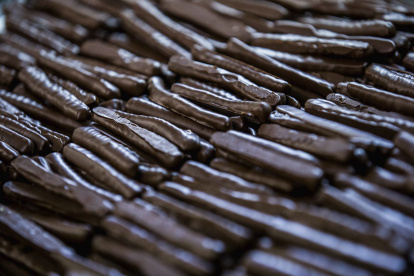 El chocolate contiene niveles altos de azúcar y grasa difíciles de ignorar.