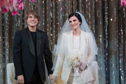 La pareja de esposos.