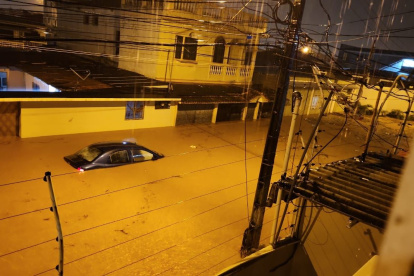 Consecuencias. Este es el estado de una de las arterias de Sauces 1.