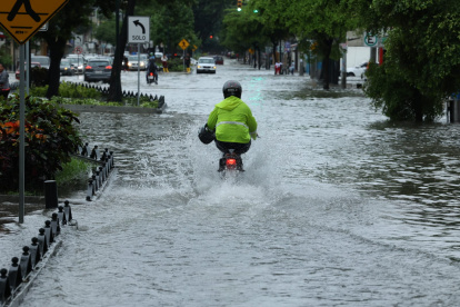 Sector de la Alborada, norte de Guayaquil, completamente inundado.