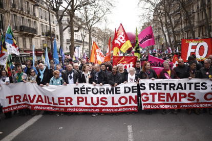 Las protestas por las reformas de pensiones toman fuerza en Frnacia