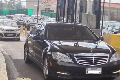 Este es uno de los carros que habrían sido obtenidos con recursos desviados