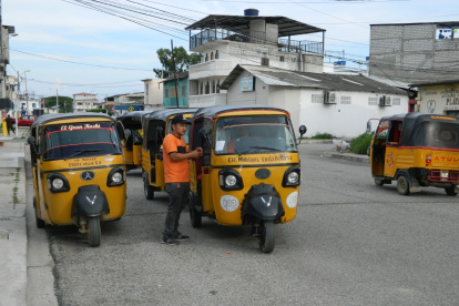 Ocho de las once compañías de mototaxis del cantón Playas resolvieron elevar la tarifa del pasaje.