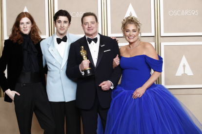 El actor junto a sus hijos Leand y Holden Fraser y la maquillista Jeanne Moore, pareja del actor desde 2009.