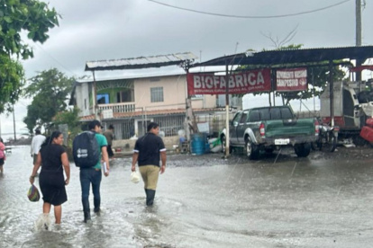 Calles de Samborondón luego de las intensas lluvias.