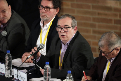 Rodrigo Londoño (c), presidente del partido Comunes, en una fotografía de archivo.