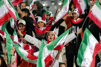 mujeres iran estadio