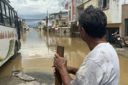 La crecida del Río Santa Rosa o también conocido como Carne Amarga dejó a los santarroseños bajo el agua.