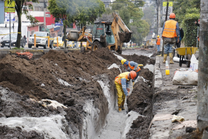 Inversión. Los trabajos en las avenidas Colón, Napo y Morán Valverde abarcan 5,8 km de pavimentación, por $ 5,8 millones más IVA.