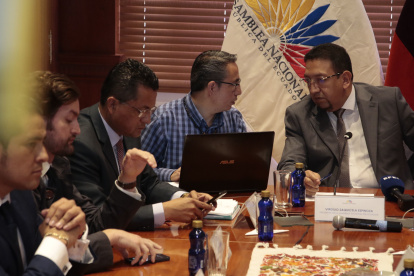 El 20 de marzo de 2023, el CAL admitió a trámite por primera vez la solicitud de juicio político.