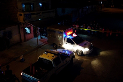 Los peritos policiales llegaron al punto a retirar el cuerpo.