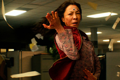 Michelle Yeoh obtuvo el premio a mejor actriz por su papel en Todo en todas partes al mismo tiempo.