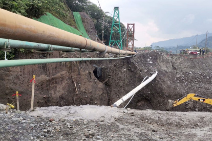 Los trabajos para precautelar la infraestructura siguen por parte de Petroecuador.