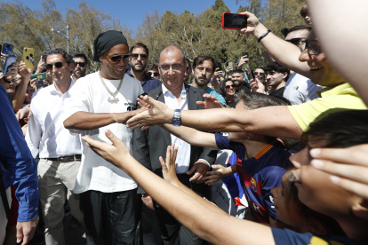 MÁLAGA, 25/03/2023.- El exfutbolista Ronaldinho participa en un encuentro con aficionados en Málaga en el marco del evento deportivo Marca Sport Weekend que se celebra en la capital malagueña. EFE/Jorge Zapata