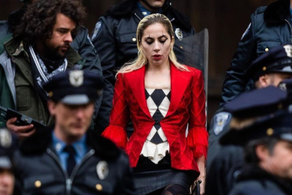 Laddy Gaga como Harley Quinn en el Joker.