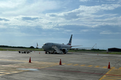 El avión sobrevoló Guayaquil, al menos 30 minutos esperando la autorización para poder aterrizar.