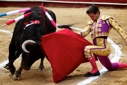 Albán en una de sus últimas presentaciones. Fue ganador de la Feria de Ambato 2022.