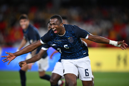 William Pacho, que debutó con la Tri, marcó el gol del triunfo.