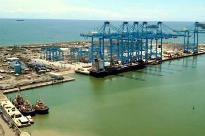 Comercio.- Las instalaciones del puerto en Costa Rica.