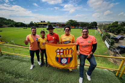 Socios de Barcelona estuvieron presenten en el último entrenamiento de equipo