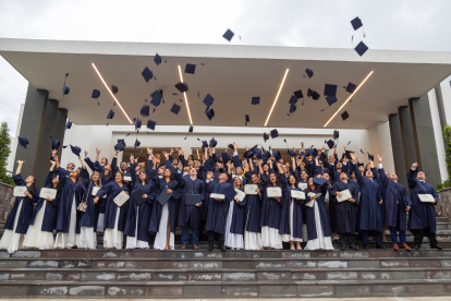 En total, se graduaron 301 magísteres en la UTEG.