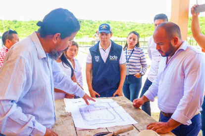 Hecho. La comunidad dio detalles de la planta a personal del BDE, ayer.