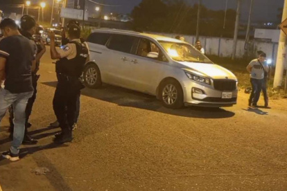 Rubén Hernández, gerente del Hospital Delfina Torres de Concha de Esmeraldas, fue baleado.