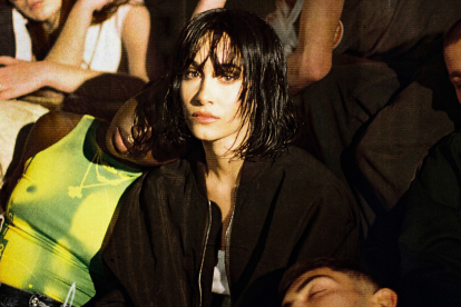 A catorce horas del estreno, el videoclip supera las 300 mil visualizaciones en Youtube.