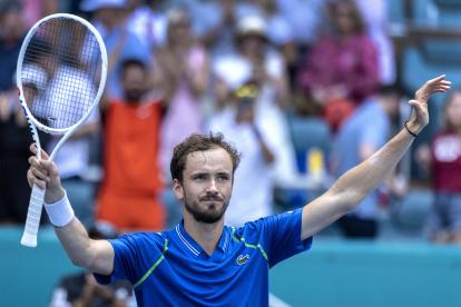 El tenista ruso necesitó una hora y 29 minutos para triunfar por 6-3 y 7-5 ante el estadounidense Christopher Eubanks