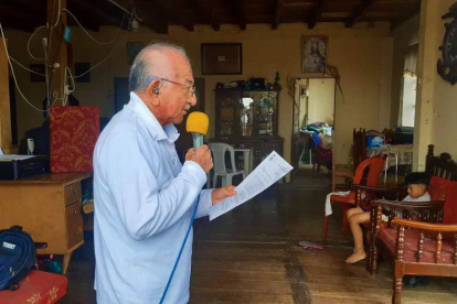 Anconcito. Gregorio Santos, en una de sus jornadas informativas.