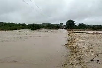 Hecho. Las vías del sector sur se vieron afectadas por la lluvia.