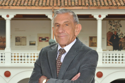 Militar en servicio pasivo del Ejército de Colombia. Fue ministro de Relaciones Exteriores entre 1986 y 1990. También fue embajador de su país ante la ONU y la OEA.