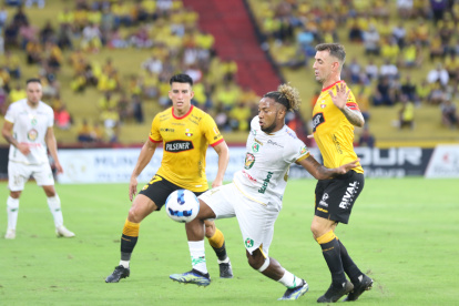 Los dueños de casa, pese a que han tenido en su poder el esférico, no han logrado romper la marca del Ponchito.