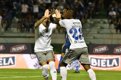 El encuentro arrancó con emociones de lado y lado.