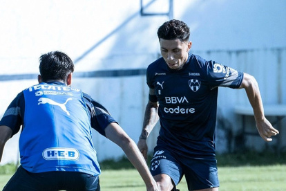 El jugador regresa a la actividad oficial tras la lesión de hace meses.