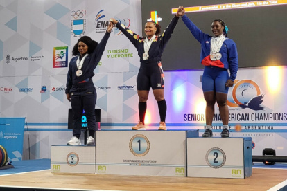 Neisi Dajomes (c) se proclamó campeona panamericana en el torneo al dominar los 81 kg con dos medallas de oro y una de plata, mientras que Salazar fue bronce.